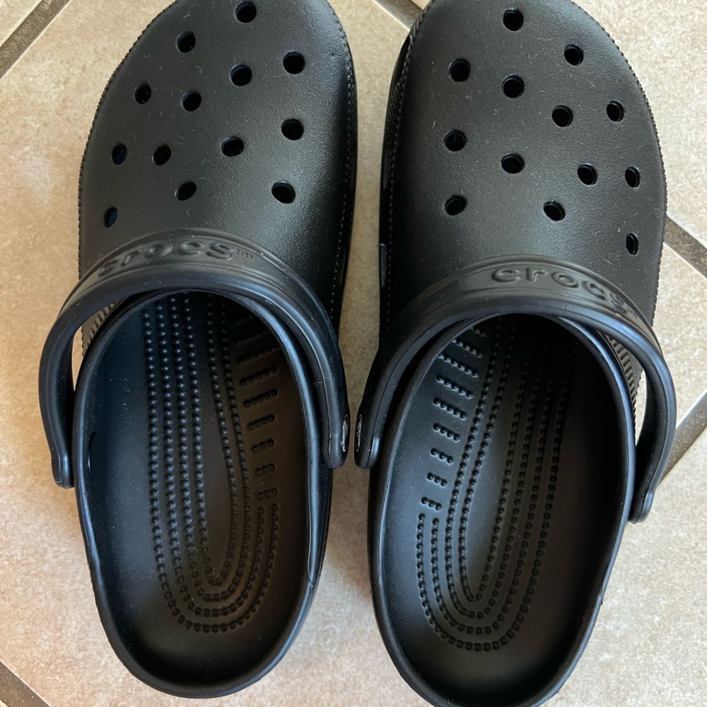 Black crocs unisex like NEW SZ 10